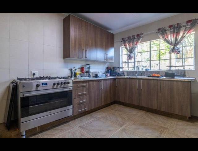 4 BEDROOM HOUSE FOR SALE IN VERWOERDPARK